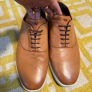 Wolf & Shepherd Men's Tan Leather Dress Shoes branded tongue cord laces